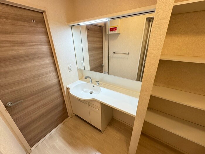 物件内観写真8　(洗面)