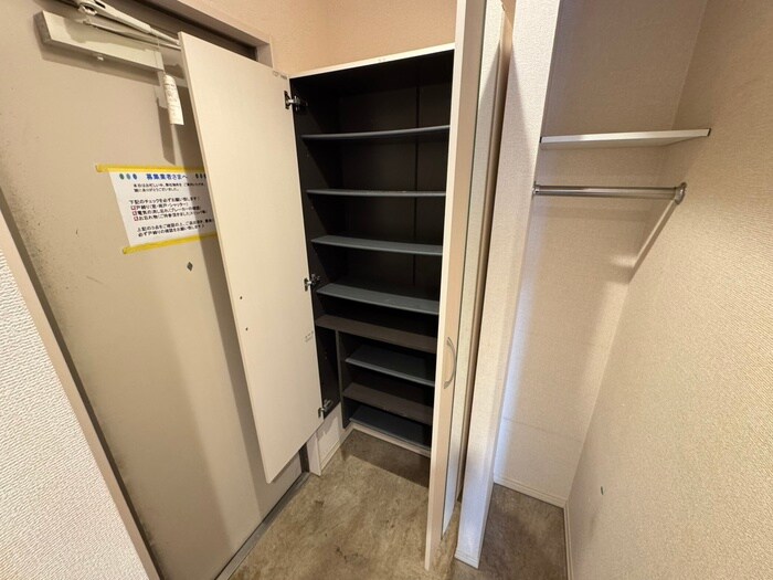 物件内観写真16　(靴箱)