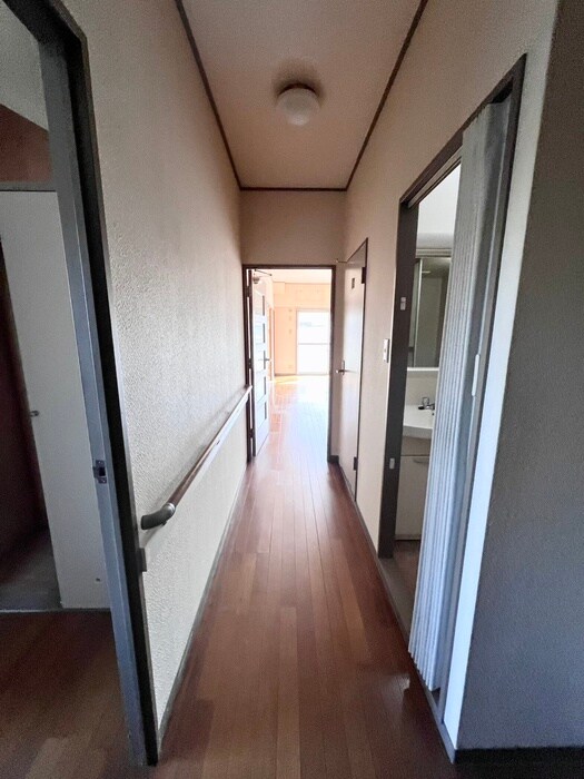 マンションピアの廊下