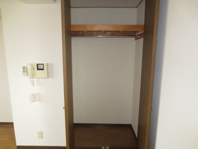 物件内観写真12　(収納)