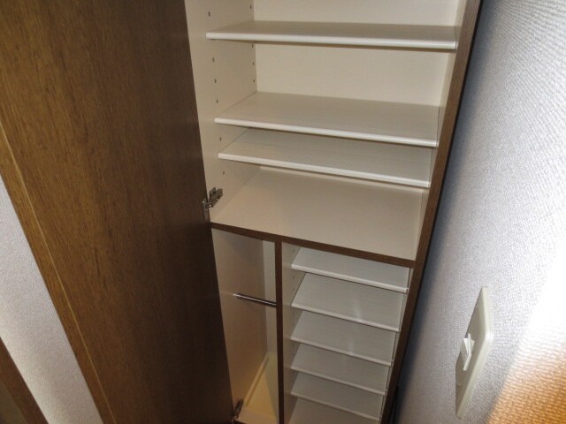 物件内観写真16　(靴箱)