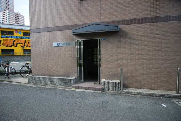 物件外観写真5　(エントランス部分)