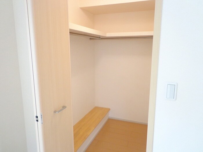 物件内観写真11　(収納)