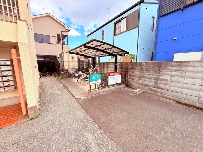 物件外観写真5　(駐輪場)