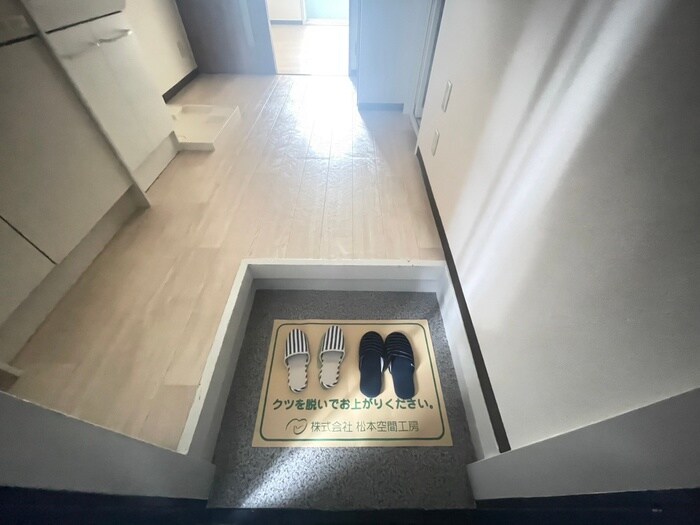 物件内観写真15　(玄関)