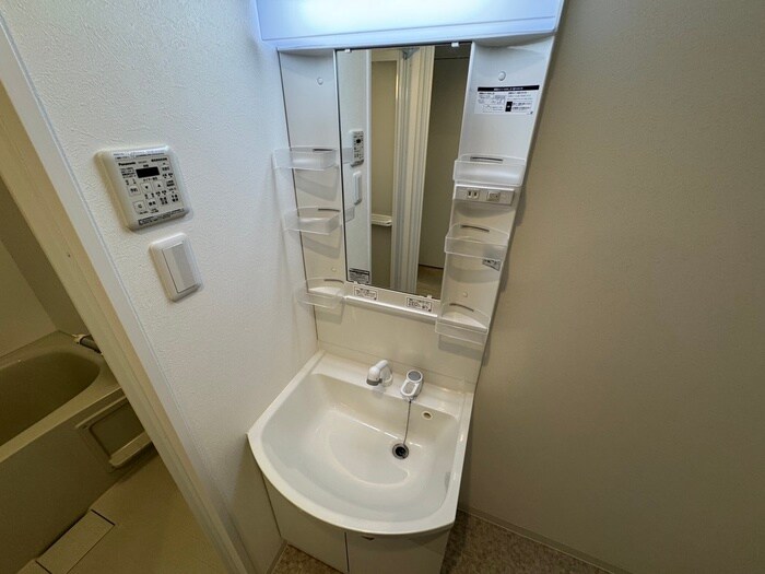 物件内観写真13　(洗面)