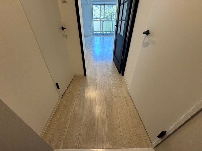 物件内観写真21　(廊下)