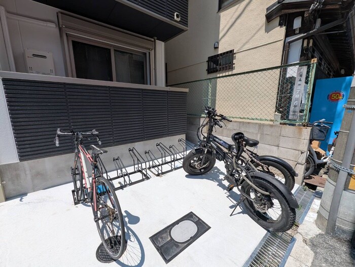 物件外観写真3　(駐輪場)