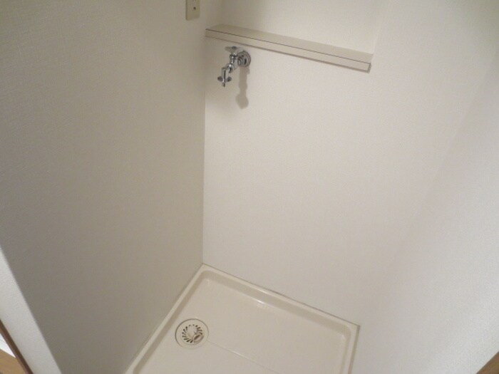 物件内観写真13　(洗濯機置場)