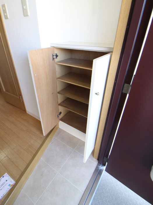 物件内観写真15　(靴箱)