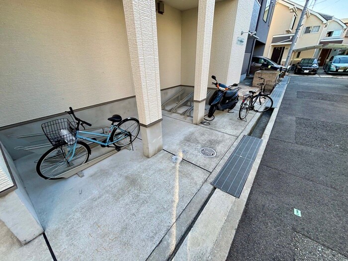 物件外観写真6　(駐輪場)