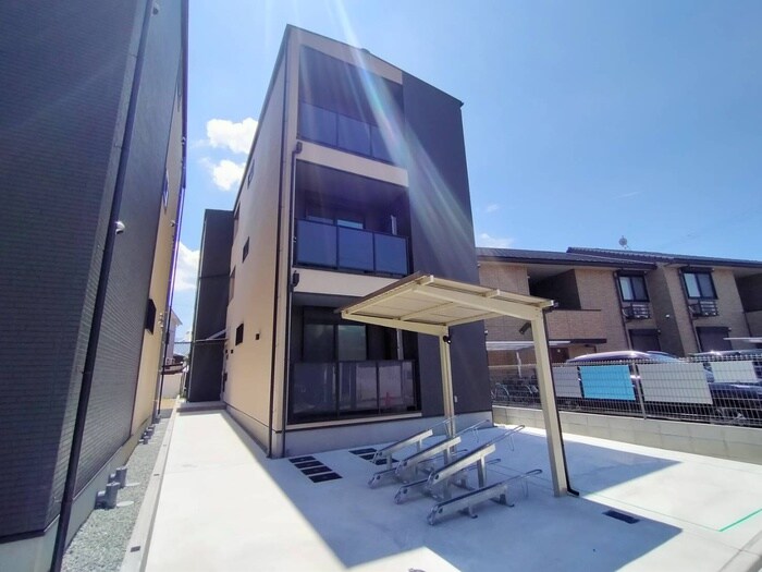 物件外観写真1　(外観写真)