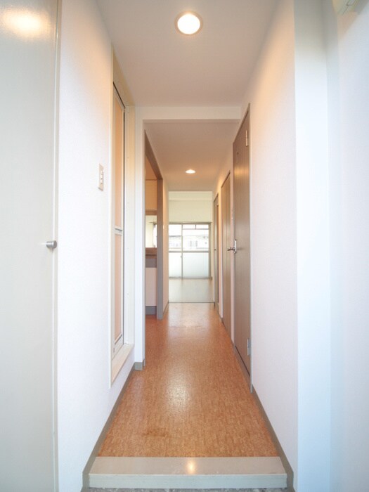 物件内観写真12　(廊下)