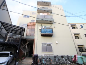 マンション緑外観写真