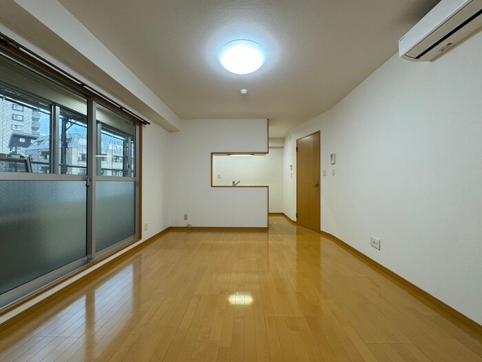 物件内観写真11　(居室)