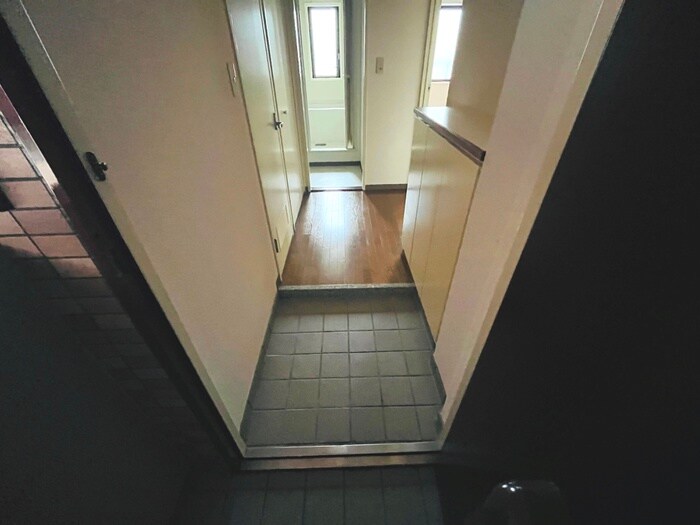 物件内観写真14　(玄関)