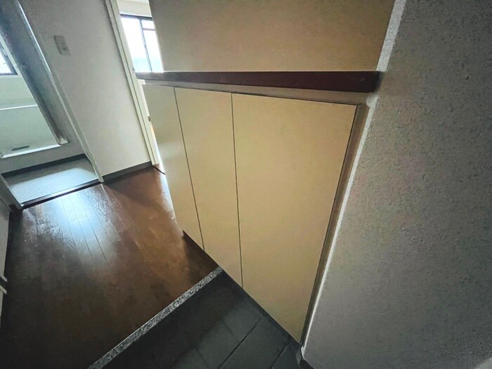 物件内観写真15　(靴箱)