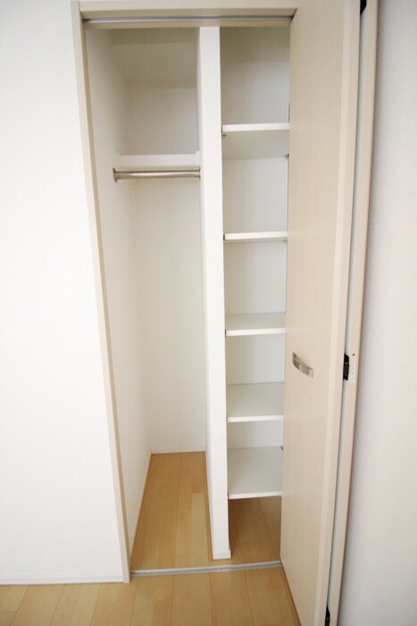 物件内観写真12　(収納)