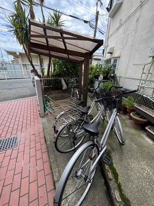 物件外観写真5　(駐輪場)