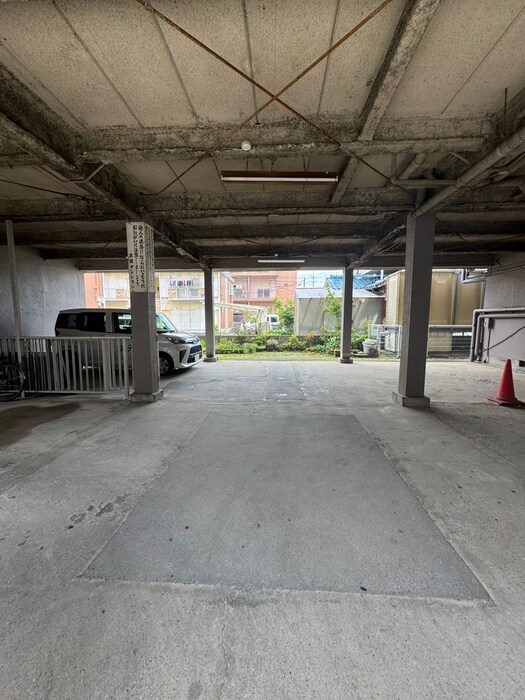 物件外観写真6　(駐輪場)