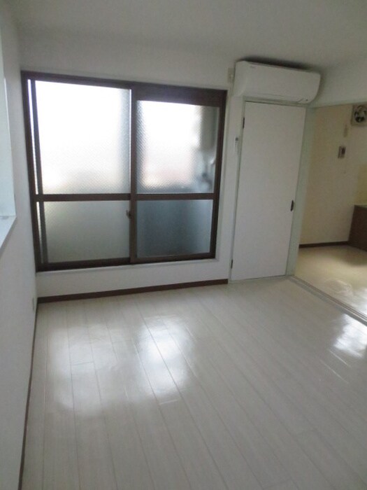 物件内観写真11　(居室)