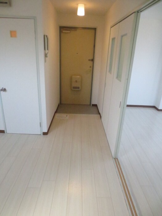 物件内観写真14　(玄関)