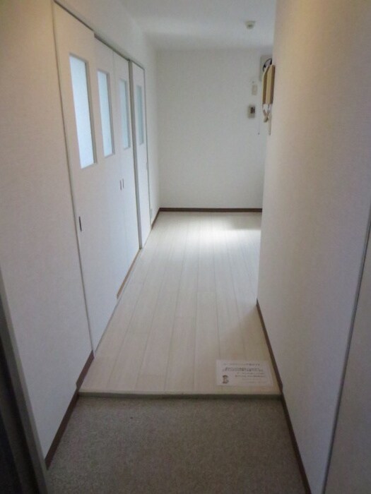 物件内観写真15　(廊下)