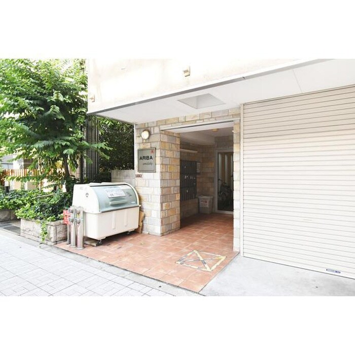 物件外観写真2　(エントランス部分)