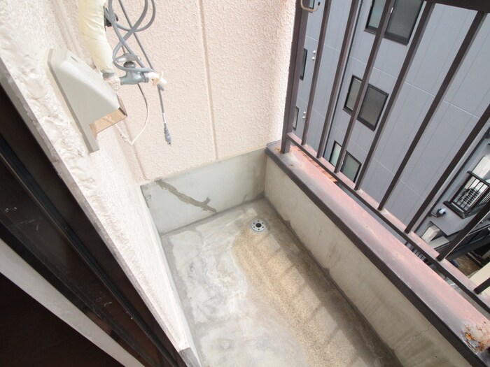 物件内観写真12　(洗濯機置場)