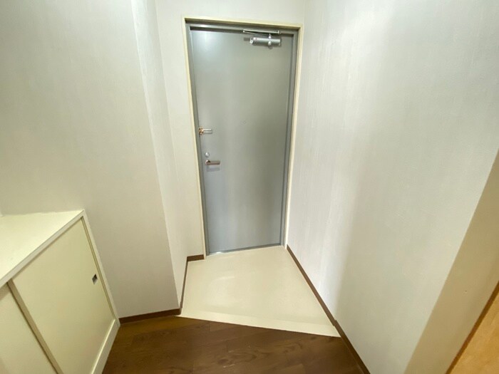物件内観写真16　(玄関)