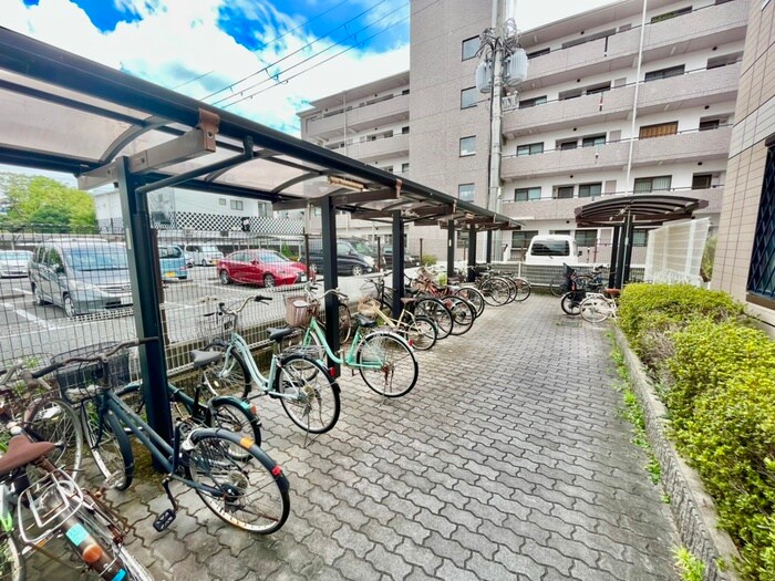 物件外観写真6　(駐輪場)