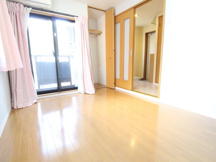 物件内観写真8　(居室)