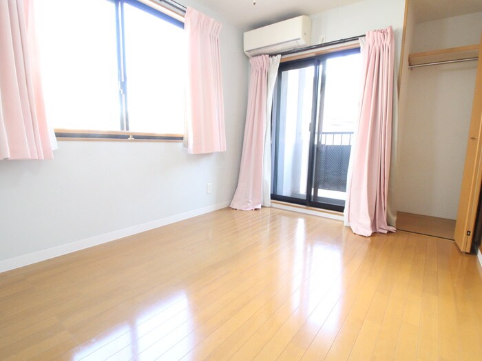 物件内観写真9　(居室)