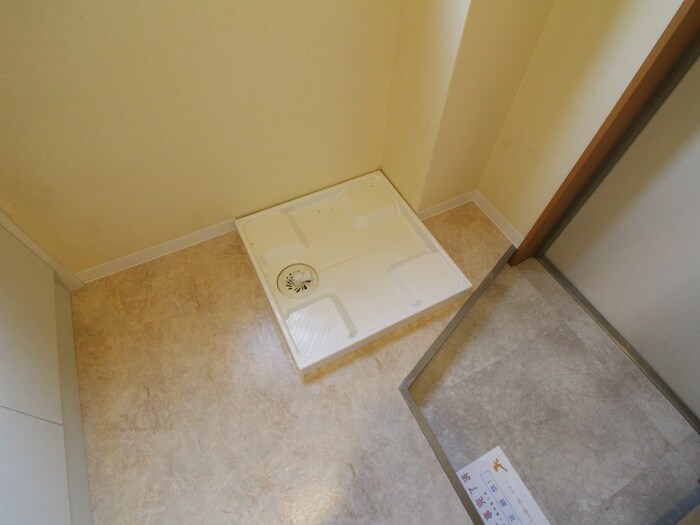 物件内観写真13　(洗濯機置場)