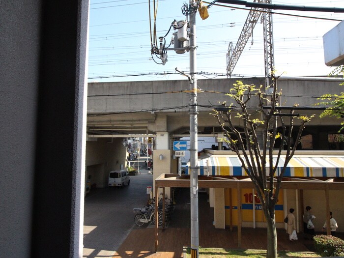 物件内観写真18　(室内からの展望)