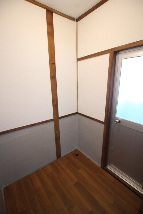 物件内観写真8　(洗濯機置場)