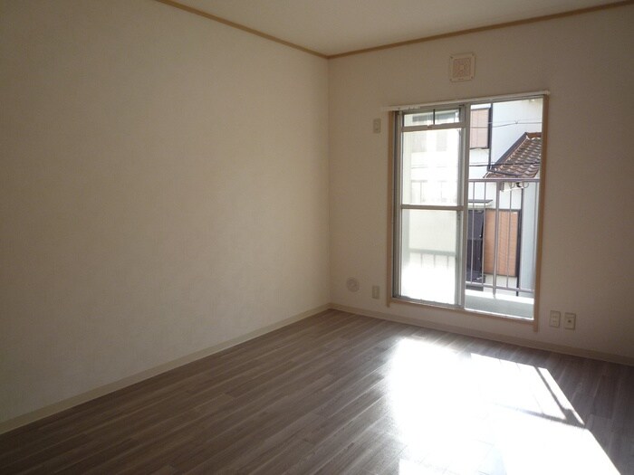 物件内観写真8　(室内からの展望)