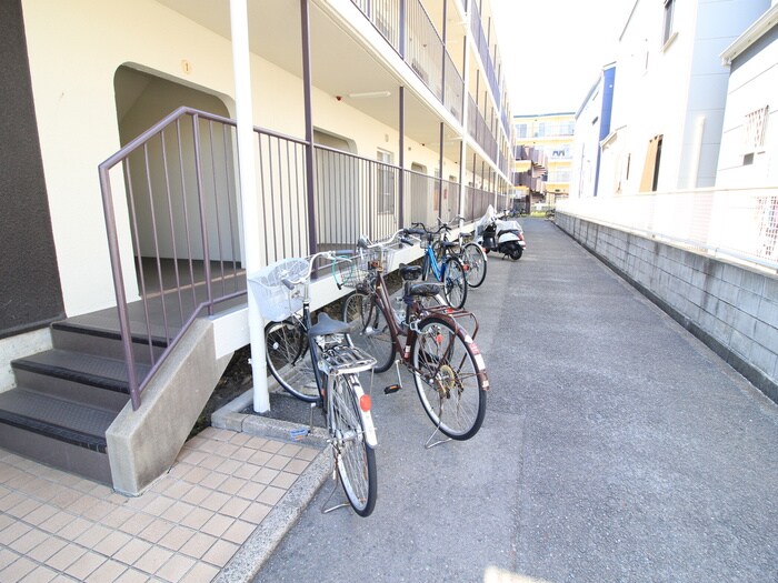 物件外観写真5　(駐車場)