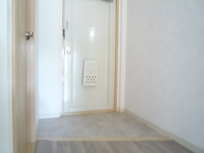 物件内観写真16　(玄関)