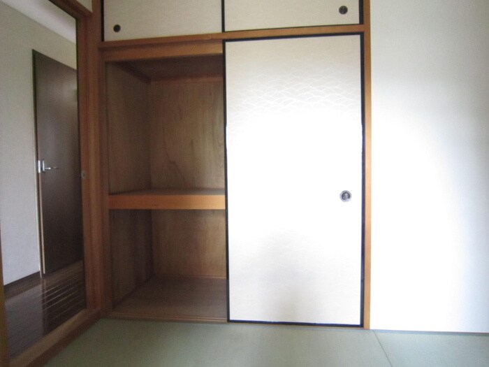 物件内観写真12　(収納)