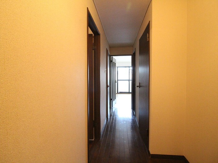 物件内観写真17　(廊下)