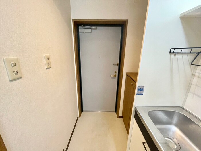 物件内観写真14　(玄関)