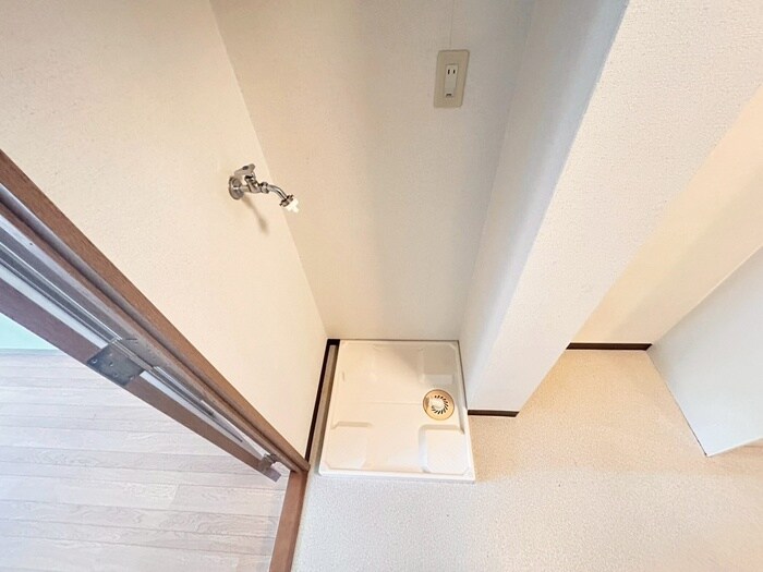 物件内観写真18　(洗濯機置場)