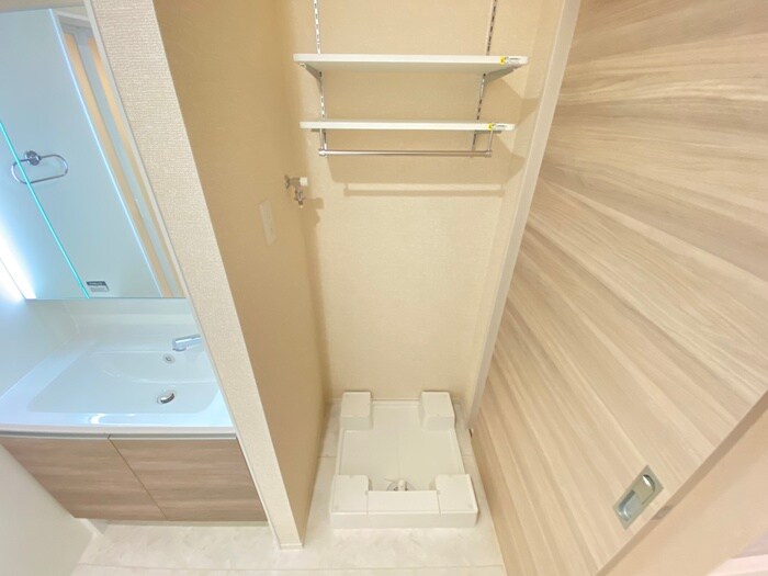 物件内観写真18　(洗濯機置場)