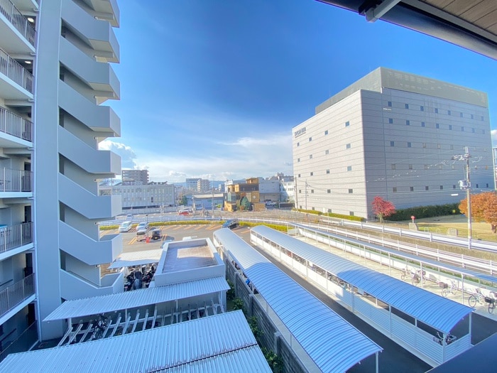 物件内観写真22　(室内からの展望)