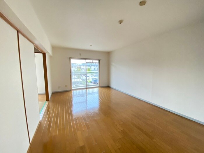 物件内観写真8　(居室)