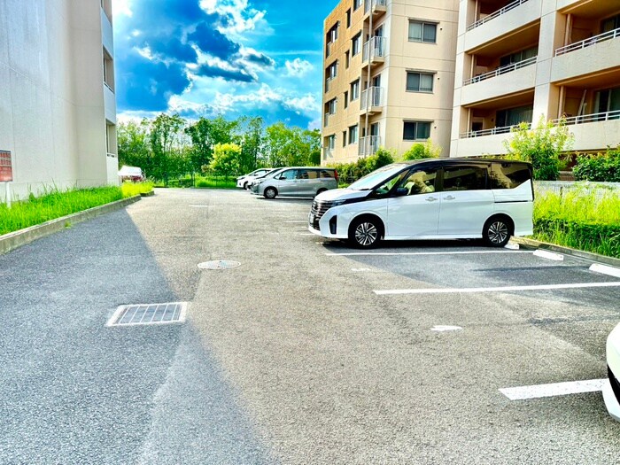 物件外観写真5　(駐輪場)