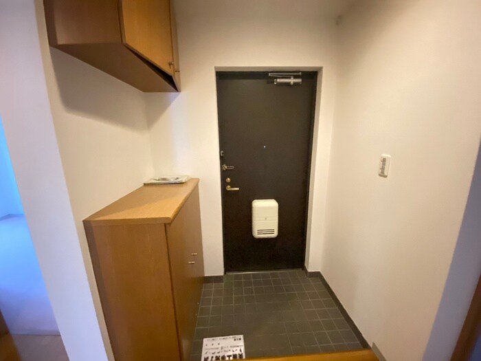 物件内観写真16　(玄関)