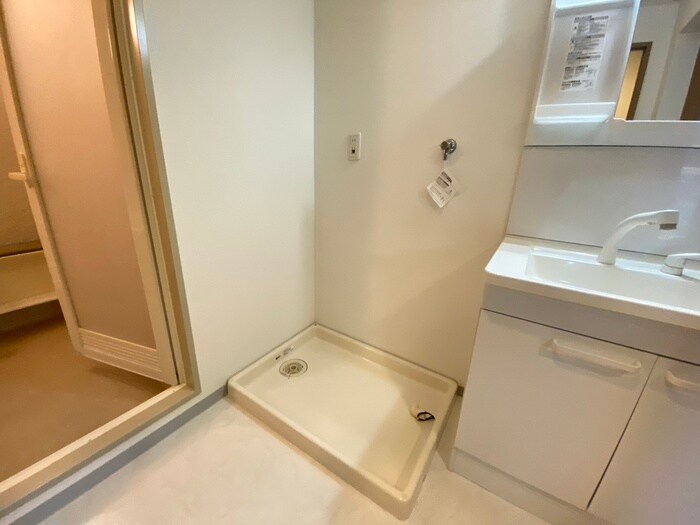 物件内観写真20　(洗濯機置場)