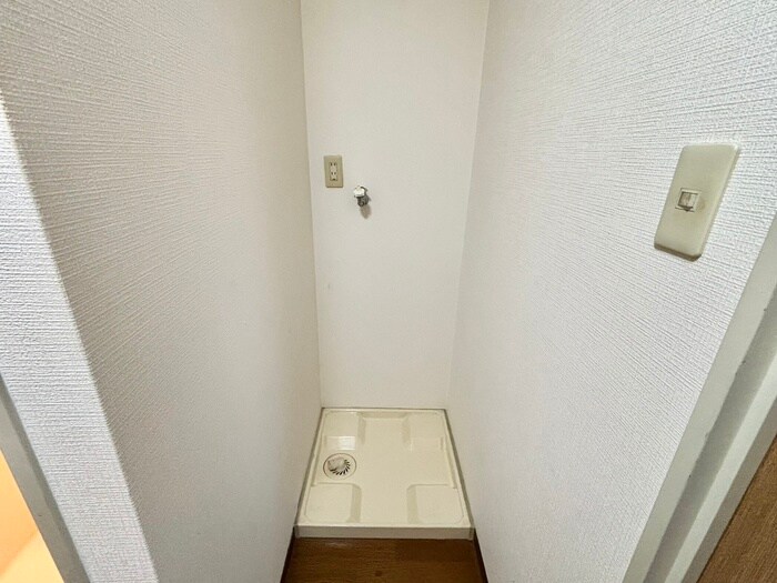物件内観写真13　(洗濯機置場)